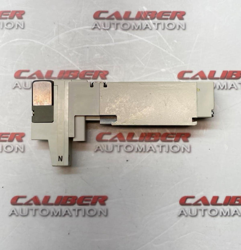 Load image into Gallery viewer, SMC VQ2100N-51 Solenoid Valve - Caliber Automation Online Store
