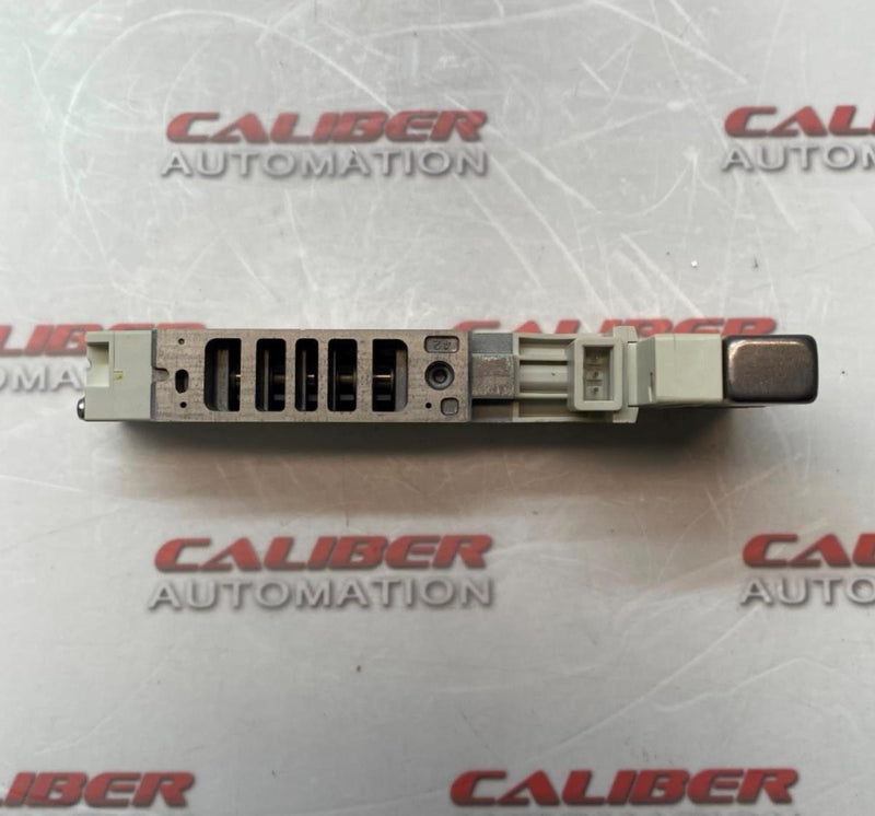 Load image into Gallery viewer, SMC VQ2200N-51 Solenoid Valve - Caliber Automation Online Store
