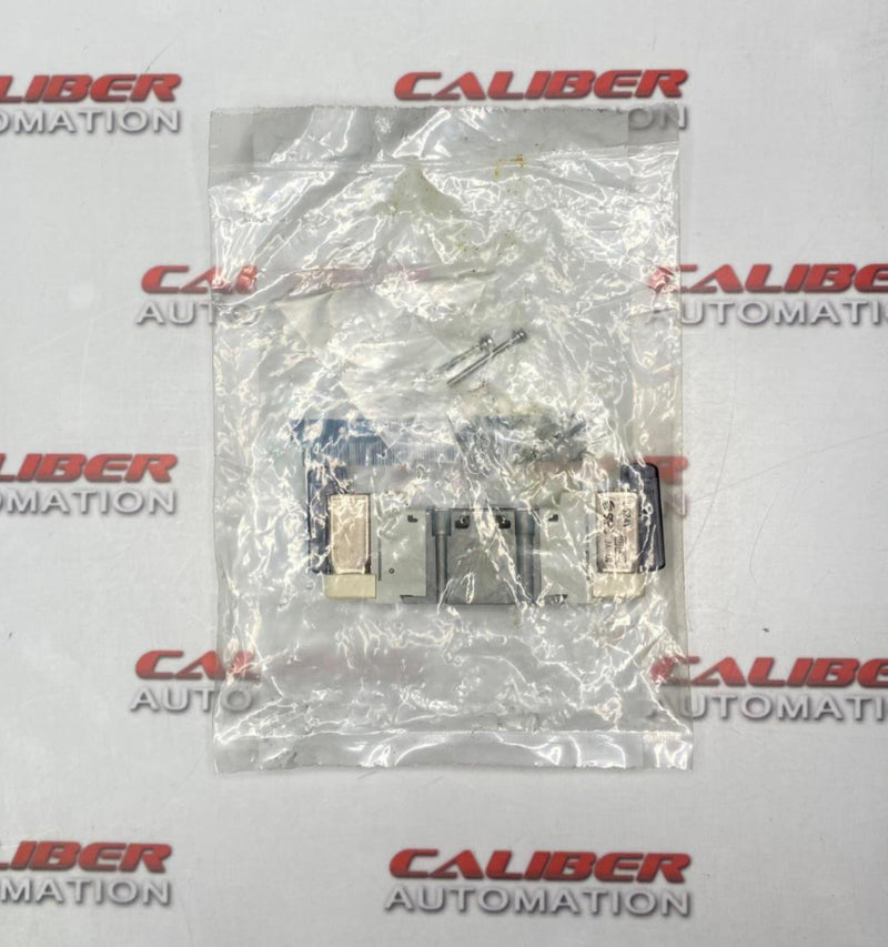 Load image into Gallery viewer, SMC S0725-5M0 Solenoid Valve - Caliber Automation Online Store
