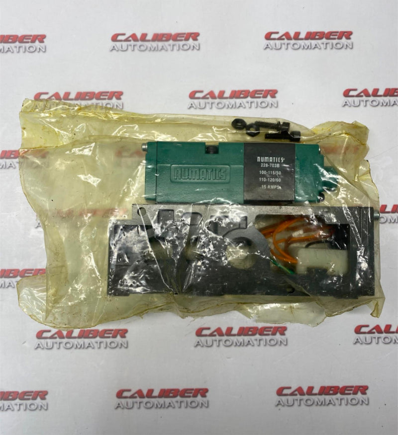Load image into Gallery viewer, NUMATICS 082SA415K019M30 Solenoid Valve - Caliber Automation Online Store
