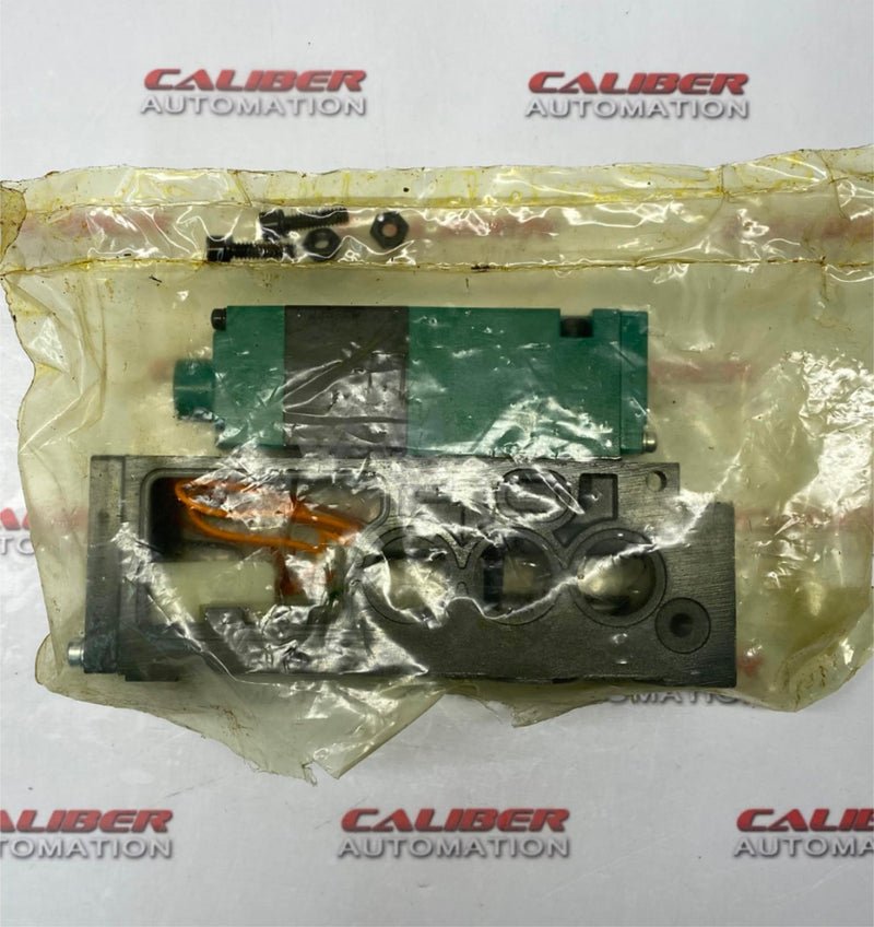 Load image into Gallery viewer, NUMATICS 082SA415K019M30 Solenoid Valve - Caliber Automation Online Store

