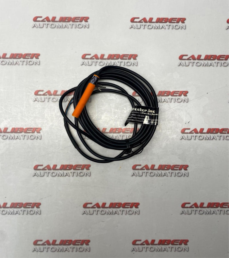 Load image into Gallery viewer, IFM EFECTOR IE-3001-ANOG-IE5131 Inductive Proximity Switch - Caliber Automation Online Store
